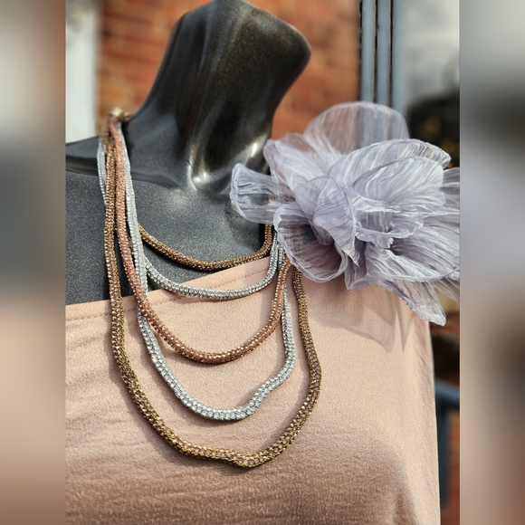 Elegant Multicolor Layered Necklace - Picture 13 of 17